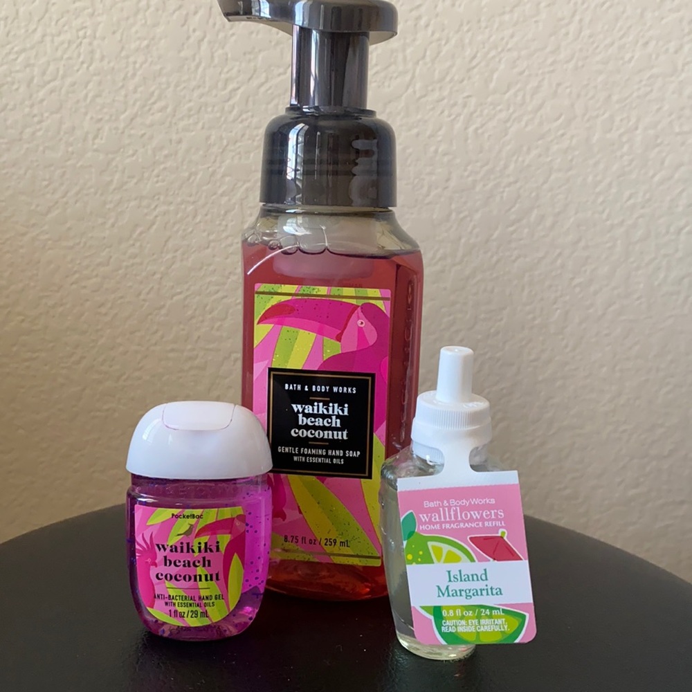 Bath and Body Works hand soap/ hand sanitizer